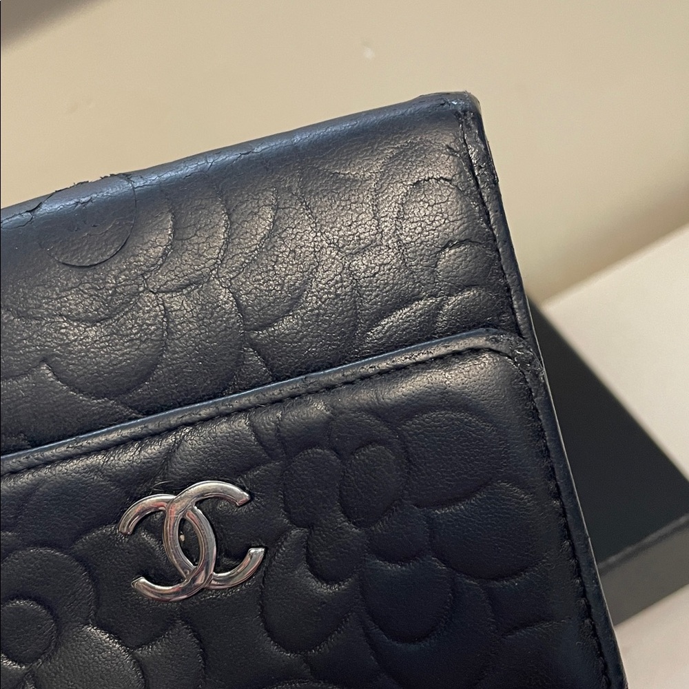 Authentic CHANEL Camellia Black Lambskin Double-hook Wallet - Picture 12 of 16